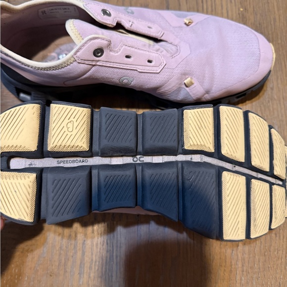 On Running Lavender Sneakers - Picture 3 of 5